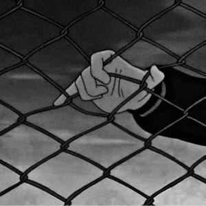 我被八个男人玩到早上H
